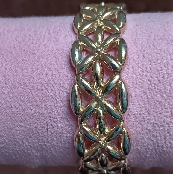 Napier Jewelry - Napier Elegant Gold Women's Bracelet